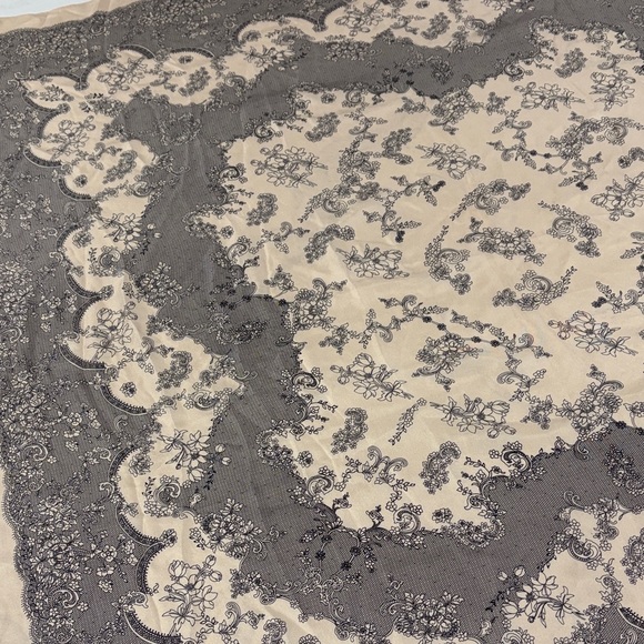Ann Taylor Black & Cream Lace Print Large Silk Scarf - Picture 5 of 13